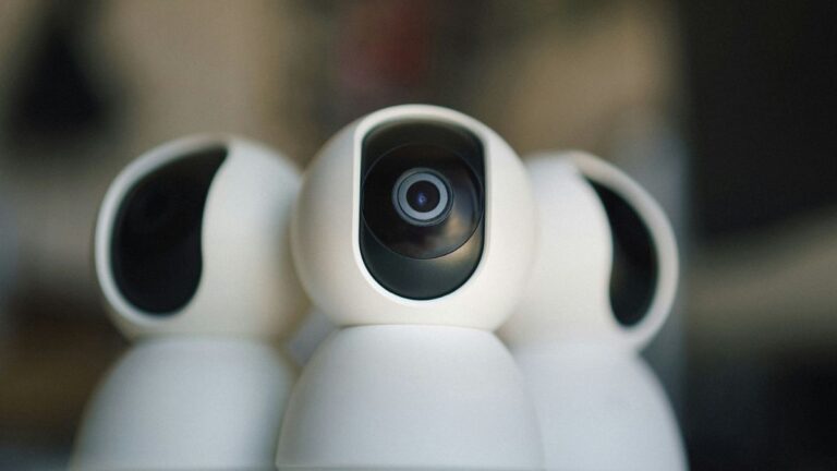 Why Do You Need Professional Guards at Your Business Place?